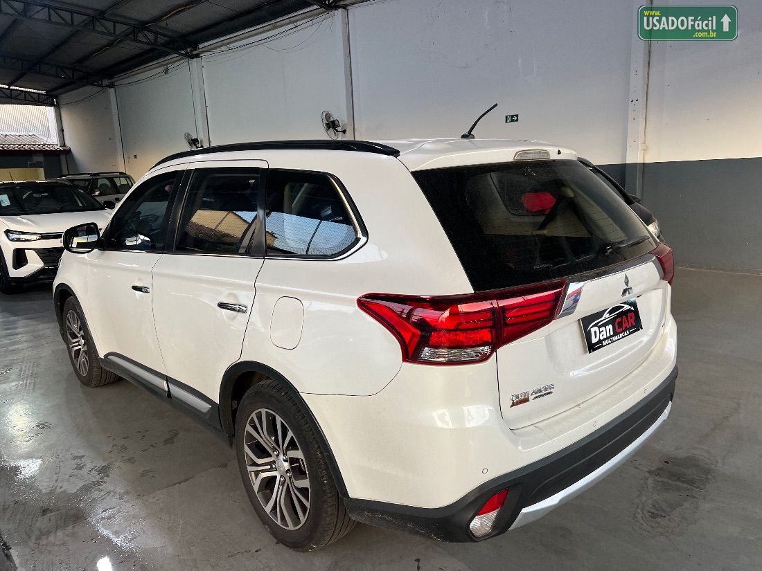 Mitsubishi Outlander 2.2 Automático Diesel 2015/2016 — foto 4 de 16