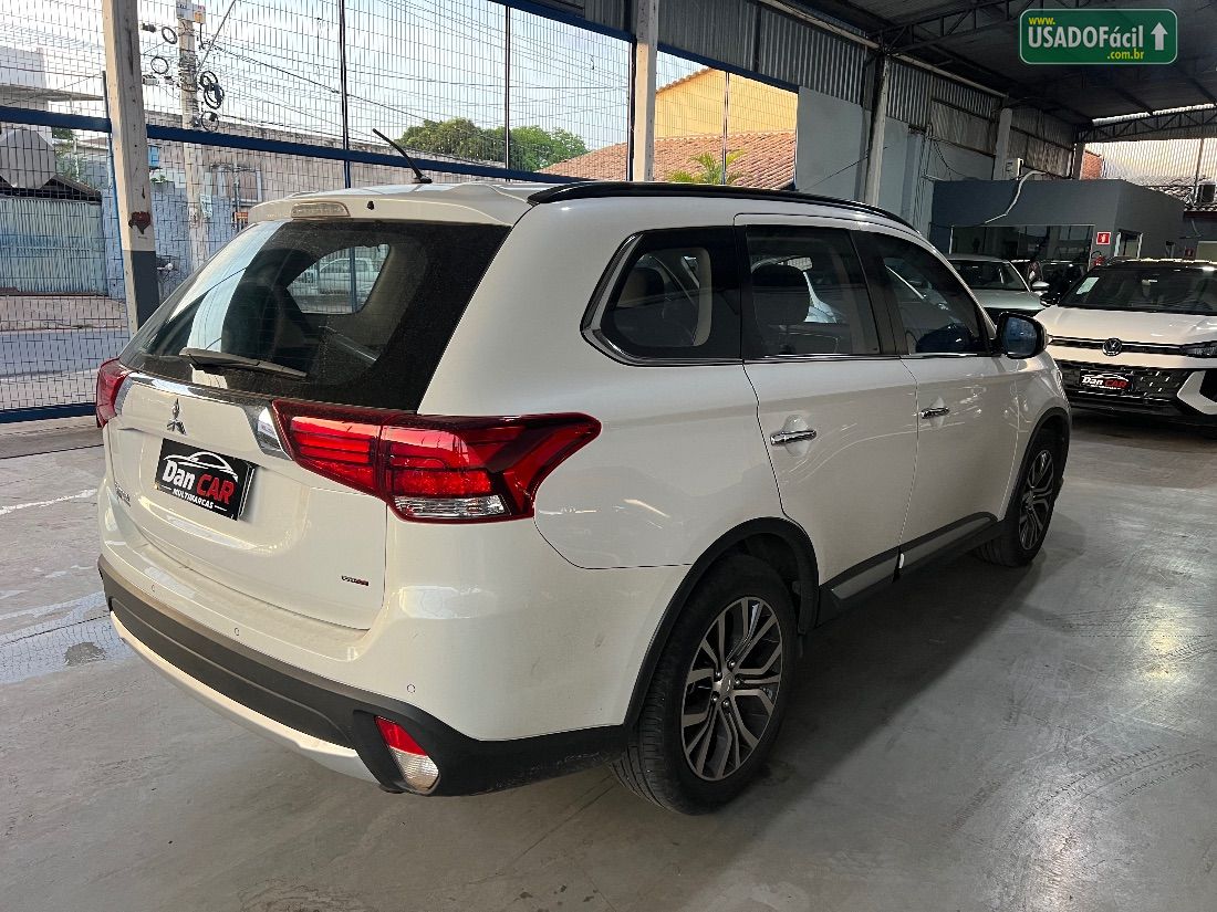 Mitsubishi Outlander 2.2 Automático Diesel 2015/2016 — foto 5 de 16