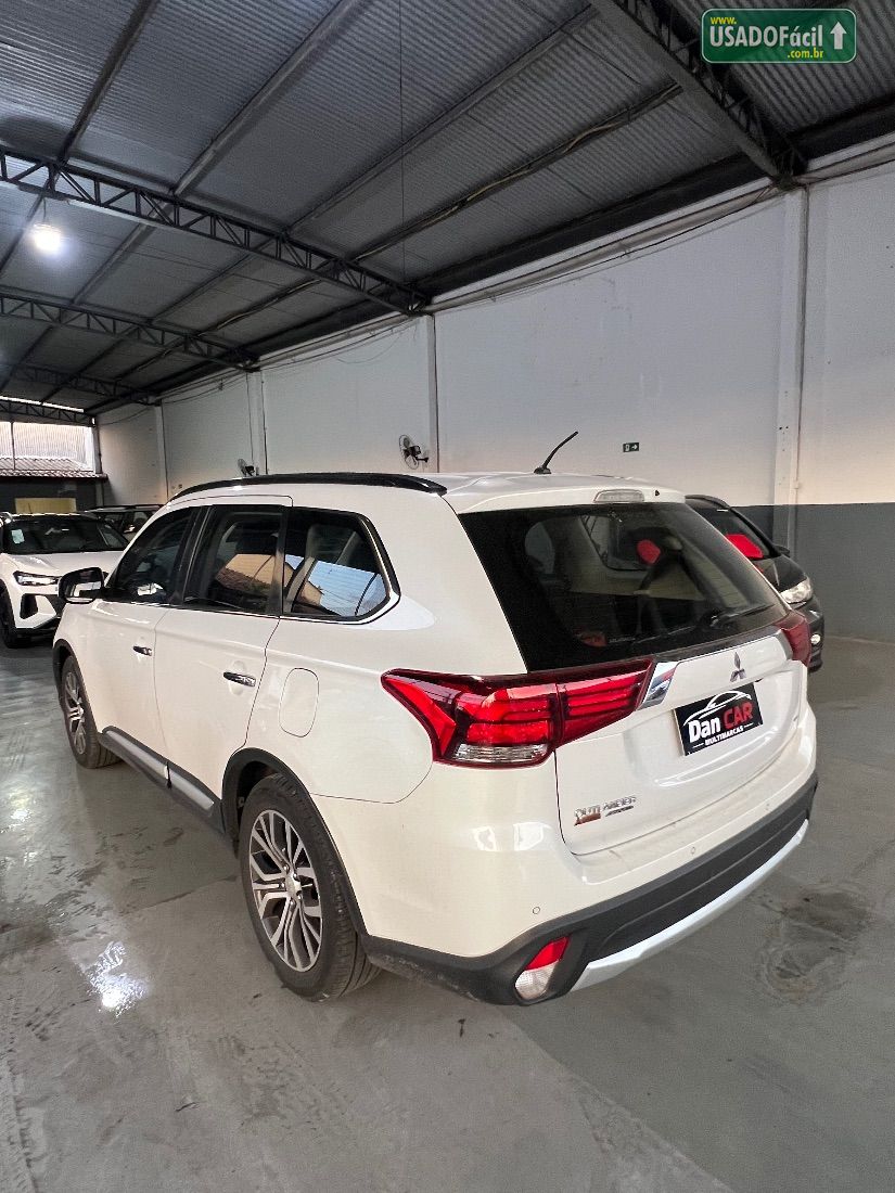 Mitsubishi Outlander 2.2 Automático Diesel 2015/2016 — foto 6 de 16
