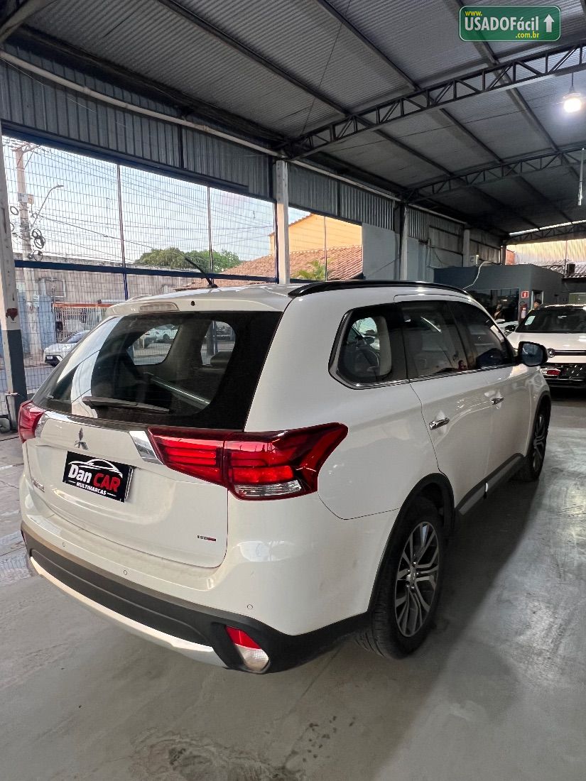 Mitsubishi Outlander 2.2 Automático Diesel 2015/2016 — foto 7 de 16