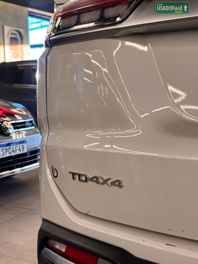 Jeep Commander Limited TD380 2.0 4x4 Automático Diesel 2021/2022 — foto 6 de 14