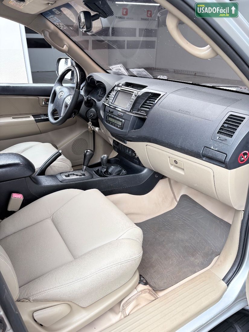 Toyota Hilux SRV CD D4-D 3.0 4x4 TDI Automático Diesel 2015/2015 — foto 18 de 21