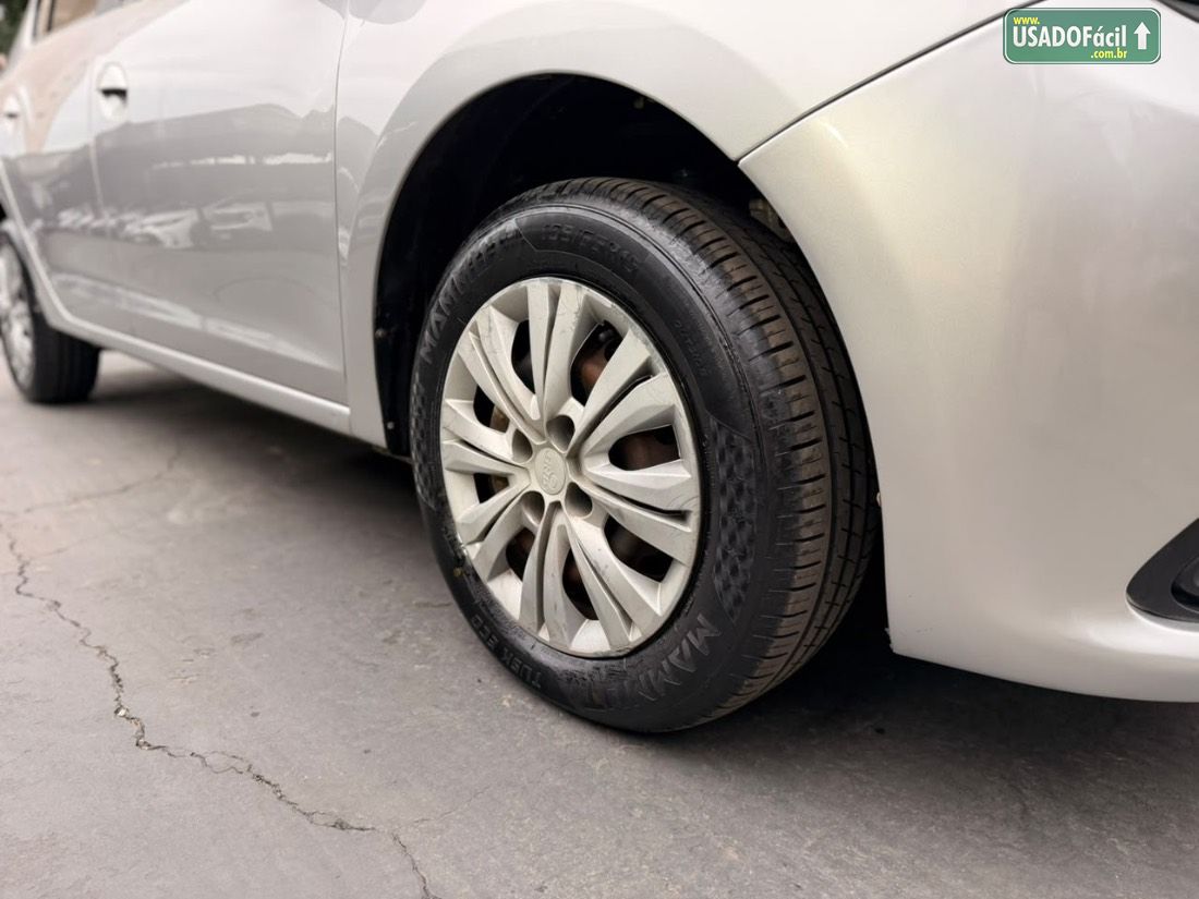 Renault Logan Expression 1.0 Hi-Flex 2014/2014 — foto 11 de 15
