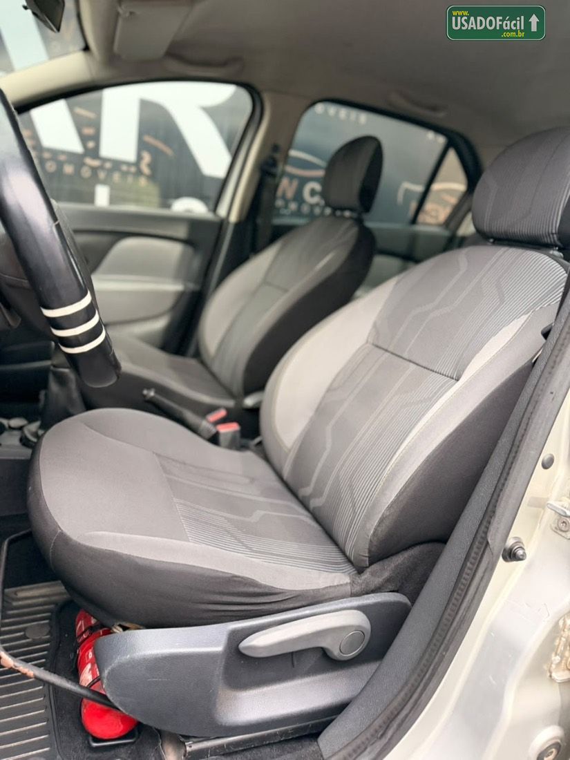 Renault Logan Expression 1.0 Hi-Flex 2014/2014 — foto 14 de 15