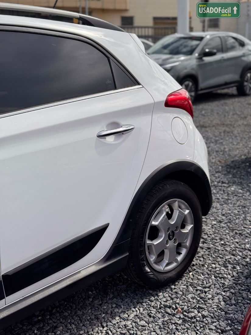 Hyundai HB20X Hatch Premium 1.6 Automático Flex 2015/2015 — foto 5 de 12