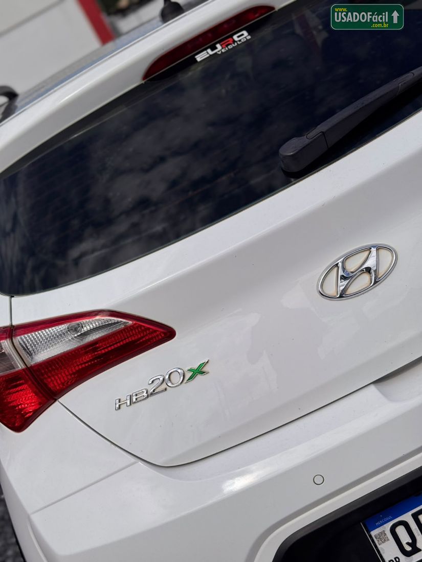 Hyundai HB20X Hatch Premium 1.6 Automático Flex 2015/2015 — foto 8 de 12