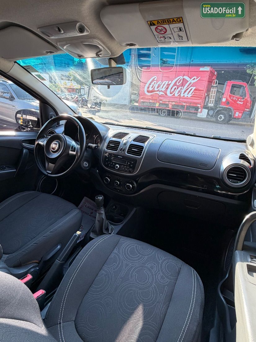 Fiat Grand Siena Attractive 1.4 Evo Fire Flex 2017/2018 — foto 5 de 6