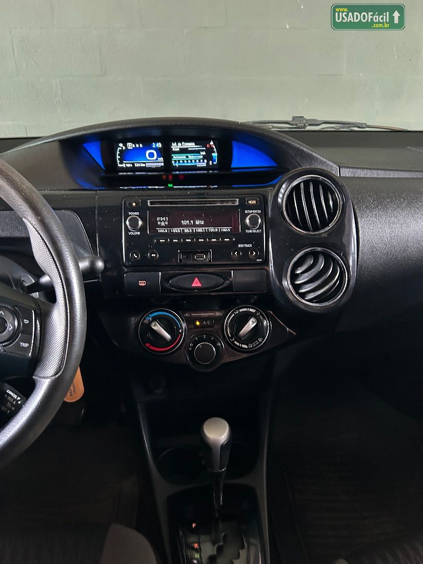 Toyota Etios Sedan XS 1.5 Automático Flex 2017/2018 — foto 12 de 15