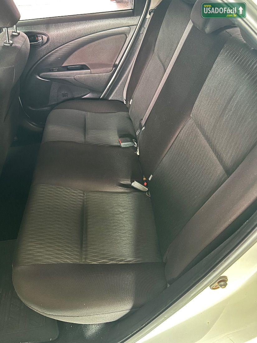 Toyota Etios Sedan XS 1.5 Automático Flex 2017/2018 — foto 13 de 15