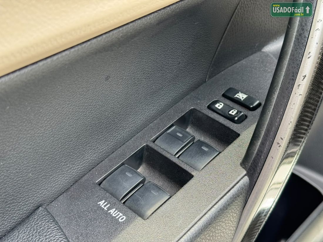Toyota Corolla Altis 2.0 Automático Flex 2016/2017 — foto 14 de 17