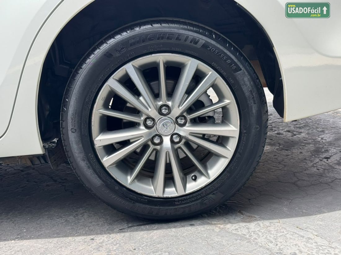 Toyota Corolla Altis 2.0 Automático Flex 2016/2017 — foto 16 de 17