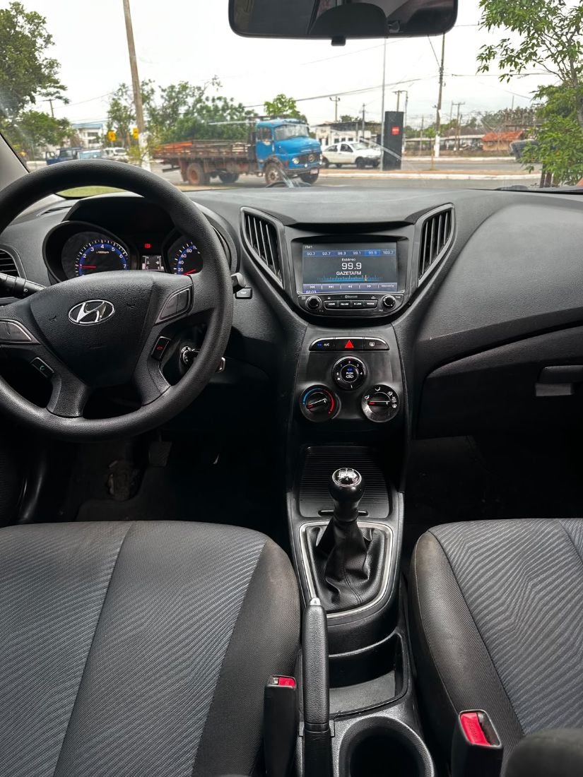 Hyundai HB20S Sedan Comfort Style 1.0 Mecânico Flex 2014/2015 — foto 11 de 12