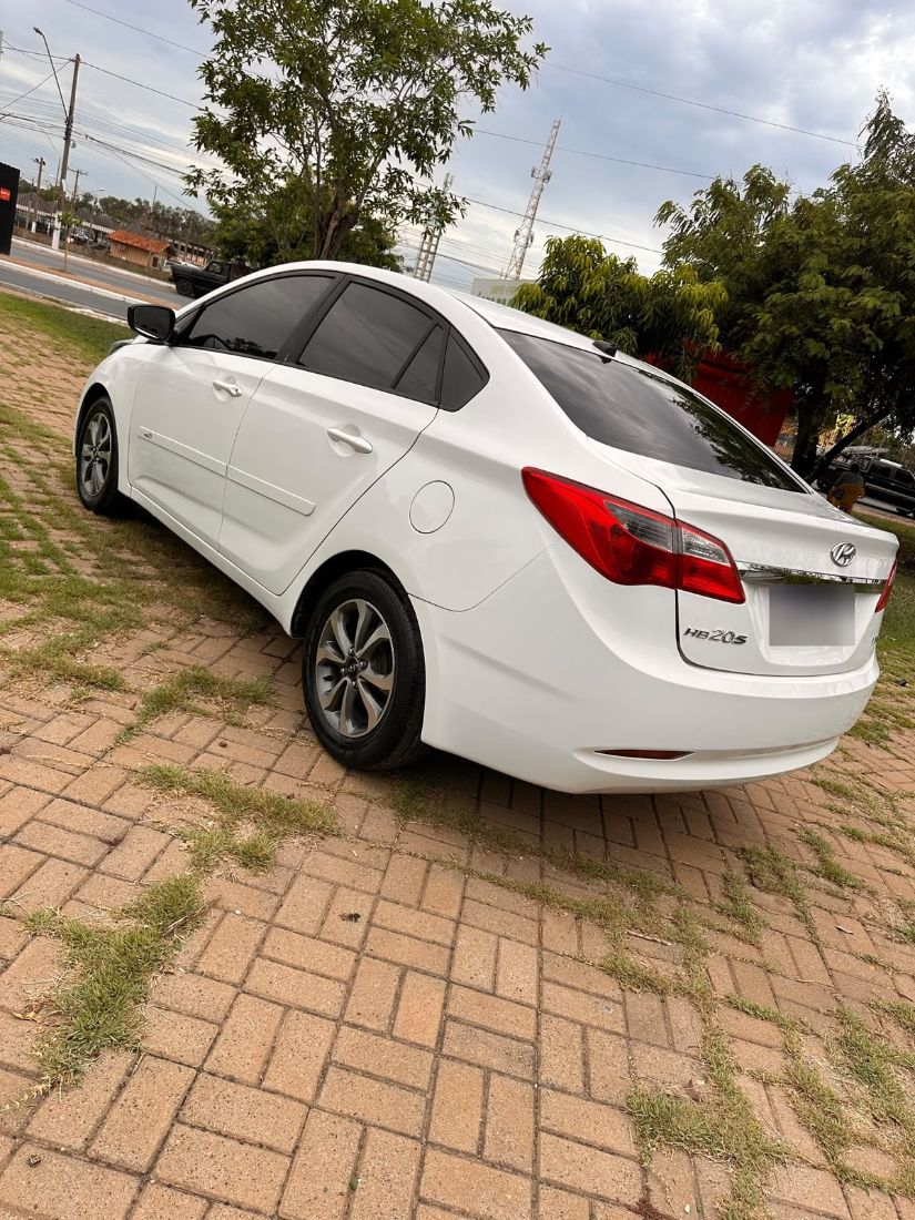 Hyundai HB20S Sedan Comfort Style 1.0 Mecânico Flex 2014/2015 — foto 4 de 12