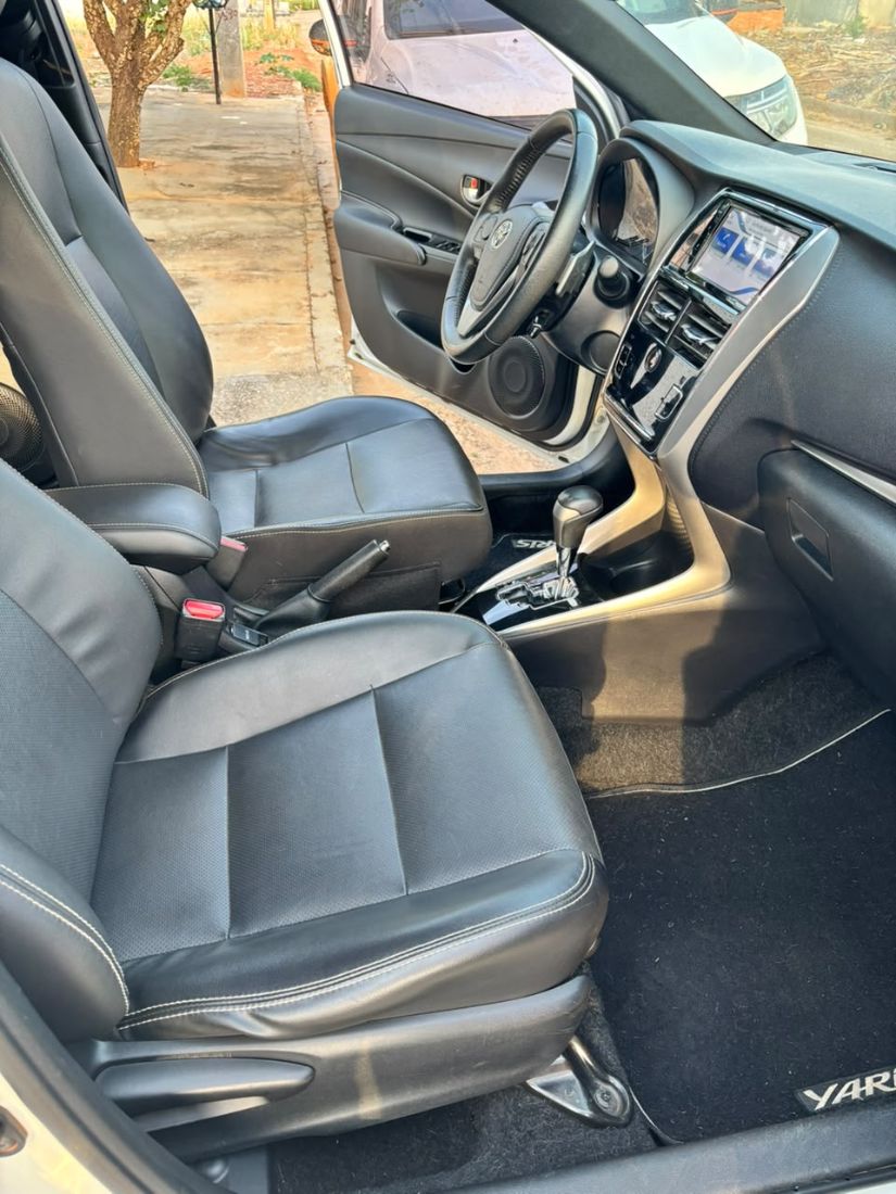 Toyota Yaris Hatch XS 1.5 Automático Flex 2018/2019 — foto 10 de 15