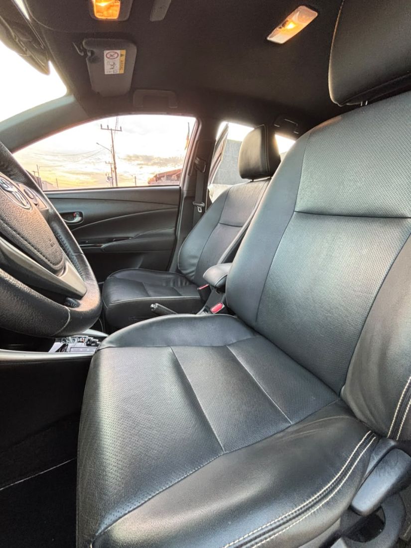Toyota Yaris Hatch XS 1.5 Automático Flex 2018/2019 — foto 12 de 15