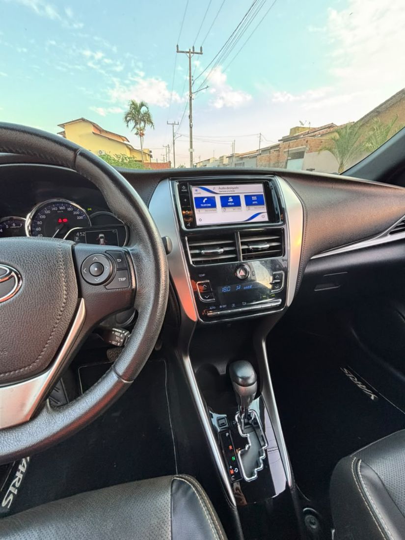 Toyota Yaris Hatch XS 1.5 Automático Flex 2018/2019 — foto 14 de 15