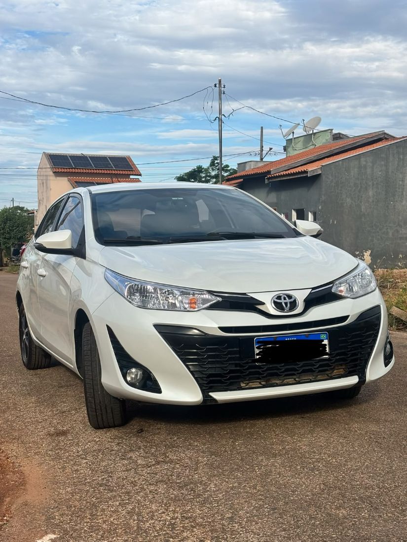 Toyota Yaris Hatch XS 1.5 Automático Flex 2018/2019 — foto 3 de 15