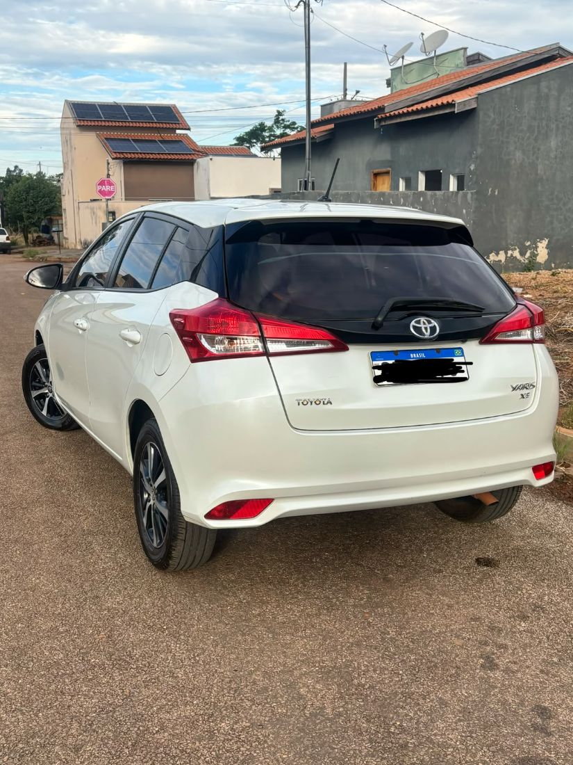 Toyota Yaris Hatch XS 1.5 Automático Flex 2018/2019 — foto 4 de 15