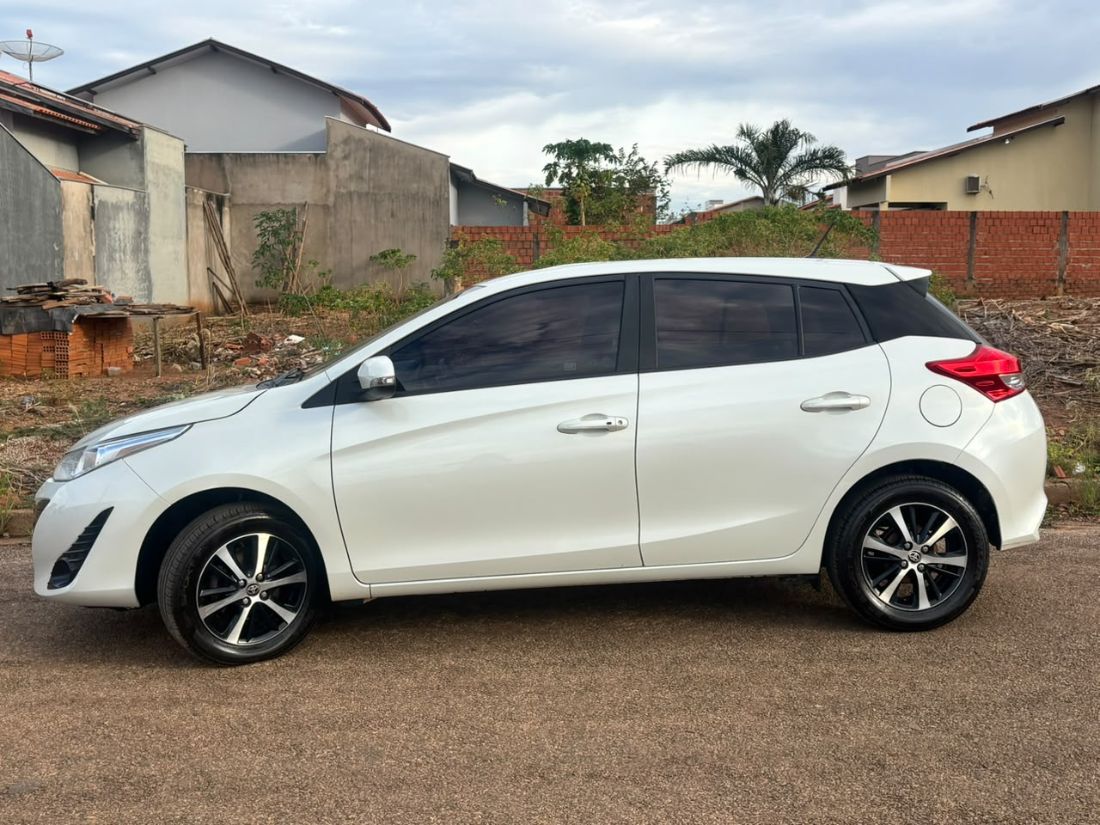 Toyota Yaris Hatch XS 1.5 Automático Flex 2018/2019 — foto 5 de 15