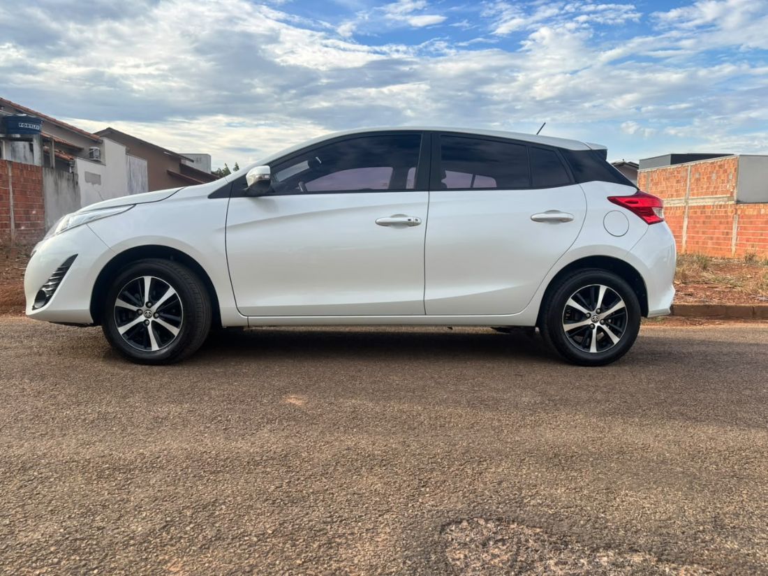 Toyota Yaris Hatch XS 1.5 Automático Flex 2018/2019 — foto 6 de 15