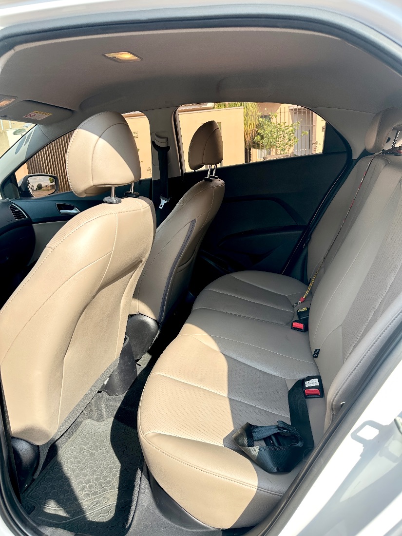 Hyundai HB20 Hatch 1 Million 1.6 Automático Flex 2018/2019 — foto 12 de 15