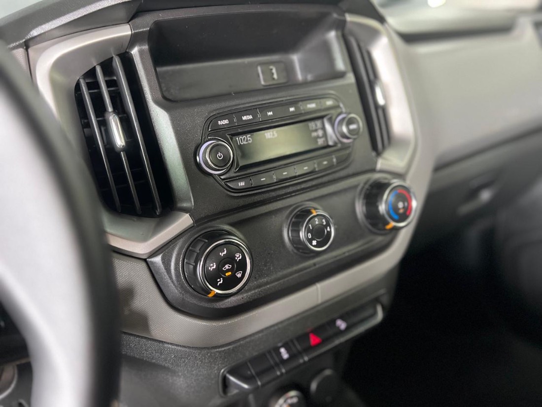 CHEVROLET/GM S10 LS CD 2.8 4x4 TDI Mecânico Diesel 2023/2024 — foto 6 de 15