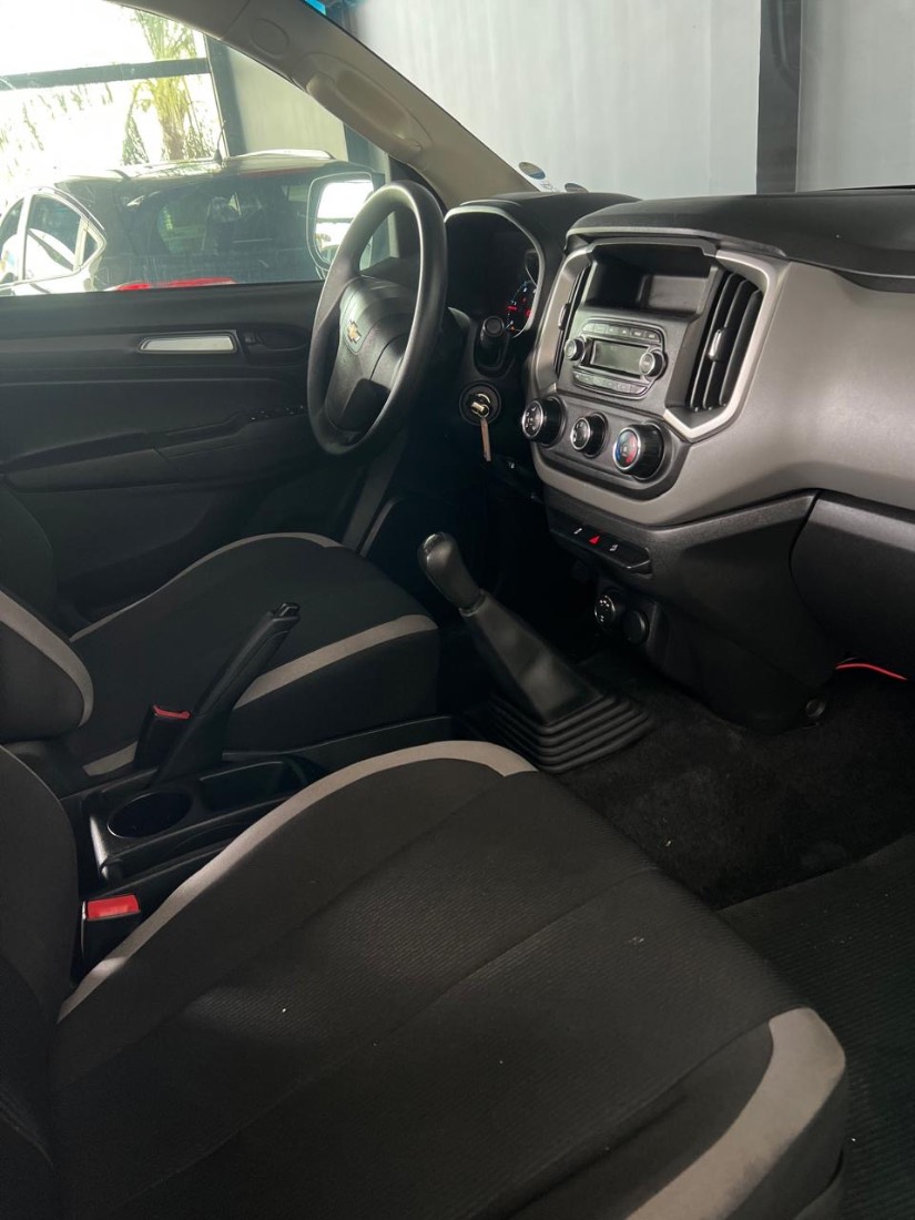 CHEVROLET/GM S10 LS CD 2.8 4x4 TDI Mecânico Diesel 2023/2024 — foto 8 de 15