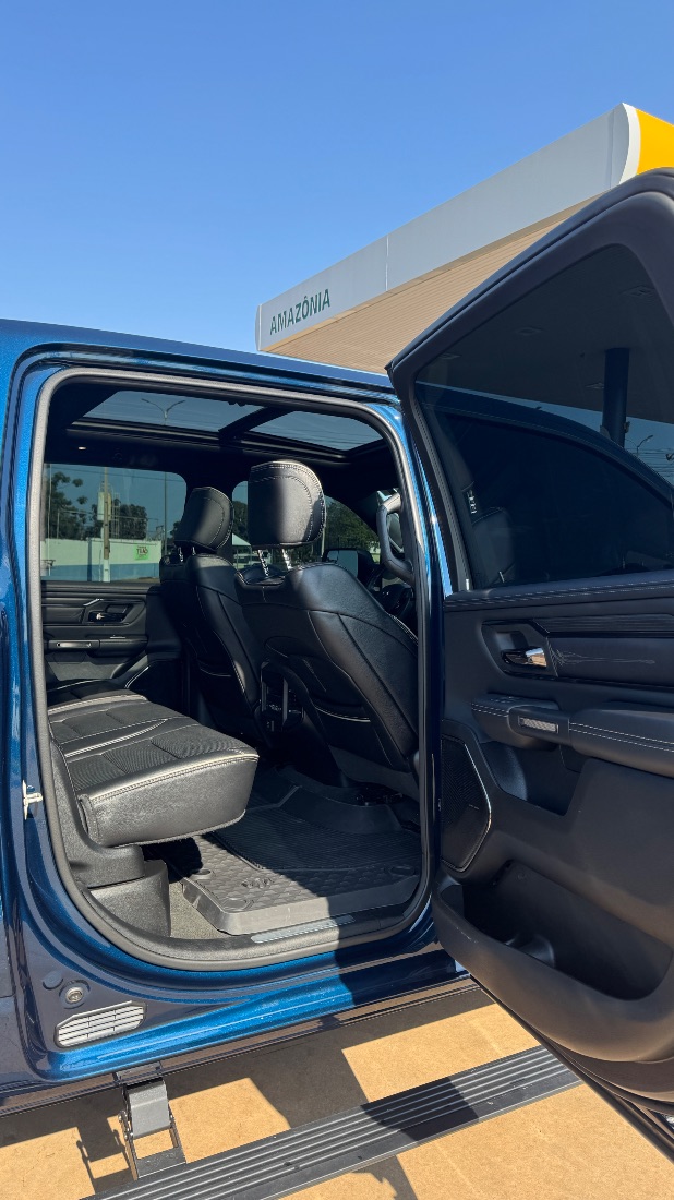 RAM Ram 1500 Limited Night Edition 5.7 4x4 Automático 2023/2024 — foto 10 de 15