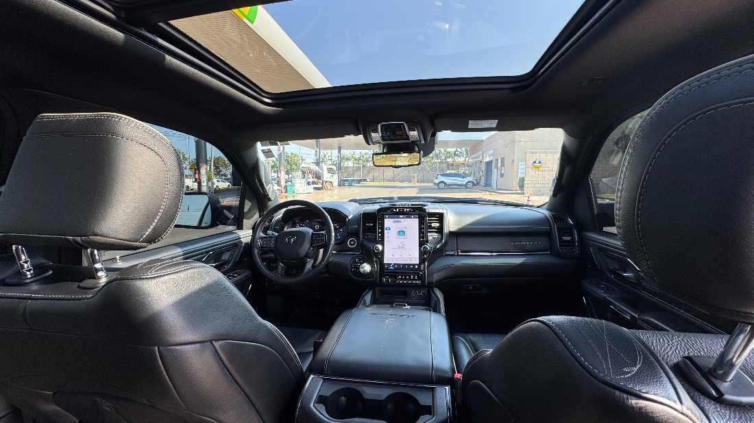 RAM Ram 1500 Limited Night Edition 5.7 4x4 Automático 2023/2024 — foto 12 de 15
