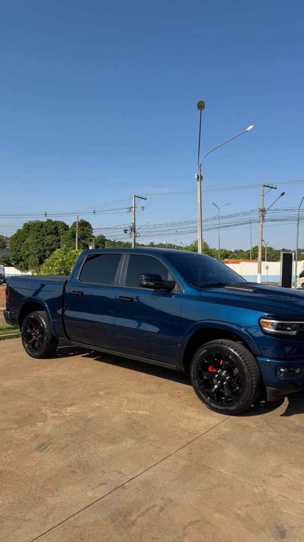 RAM Ram 1500 Limited Night Edition 5.7 4x4 Automático 2023/2024 — foto 4 de 15