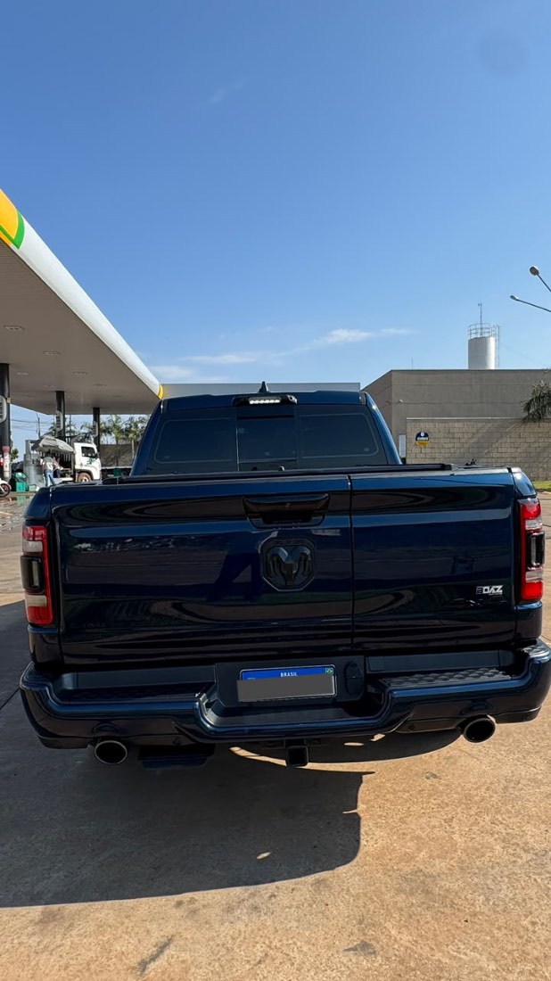 RAM Ram 1500 Limited Night Edition 5.7 4x4 Automático 2023/2024 — foto 6 de 15
