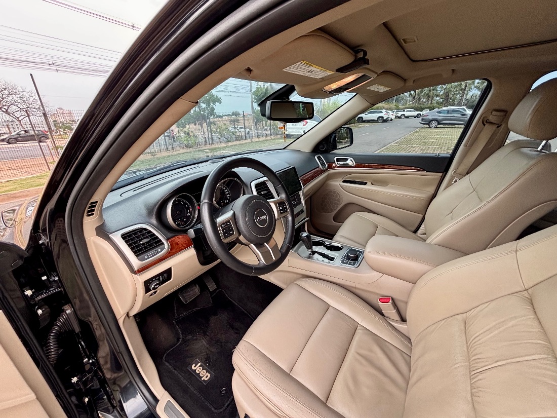 Jeep Grand Cherokee Limited 3.6 4x4 V6 Automático 2012/2012 — foto 10 de 15