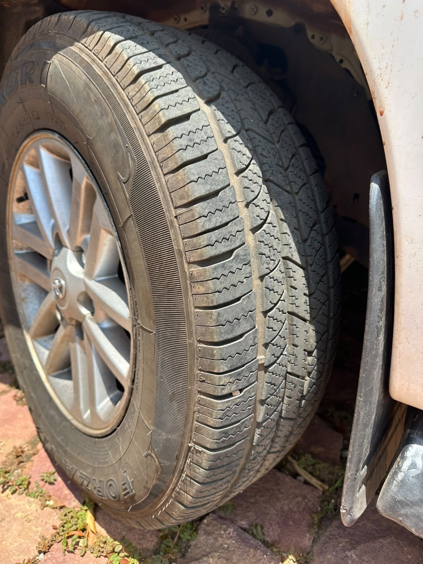 Toyota SW4 FLEX 2.7 7 LUGARES 2015/2015 — foto 4 de 13
