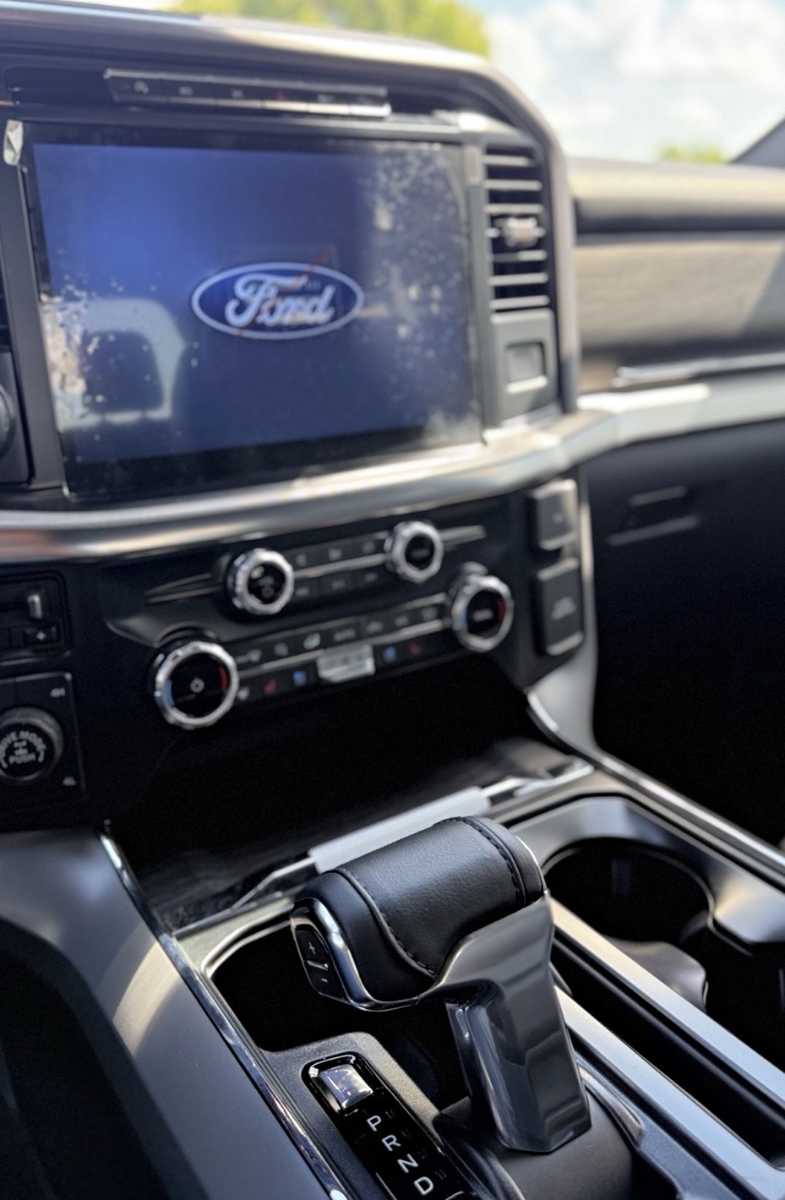 Ford F-150 Lariat 4x4 5.0 V8 2024/2024 — foto 10 de 15