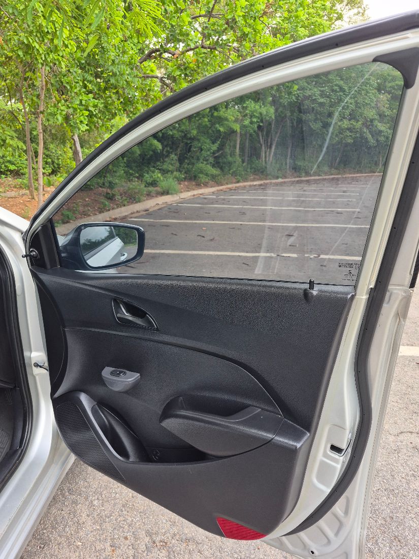 Hyundai HB20 Hatch Comfort Plus 1.0 Flex 2014/2014 — foto 14 de 15