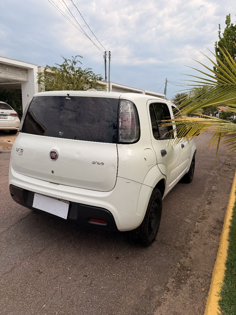 Fiat Uno Drive 1.0 Flex 5P 2018/2018 — foto 5 de 10