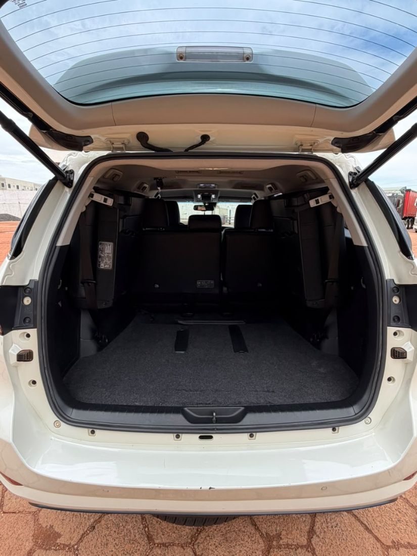 Toyota Hilux SW4 SRX 2.8 4x4 TDI Automático Diesel 2021/2021 — foto 7 de 9