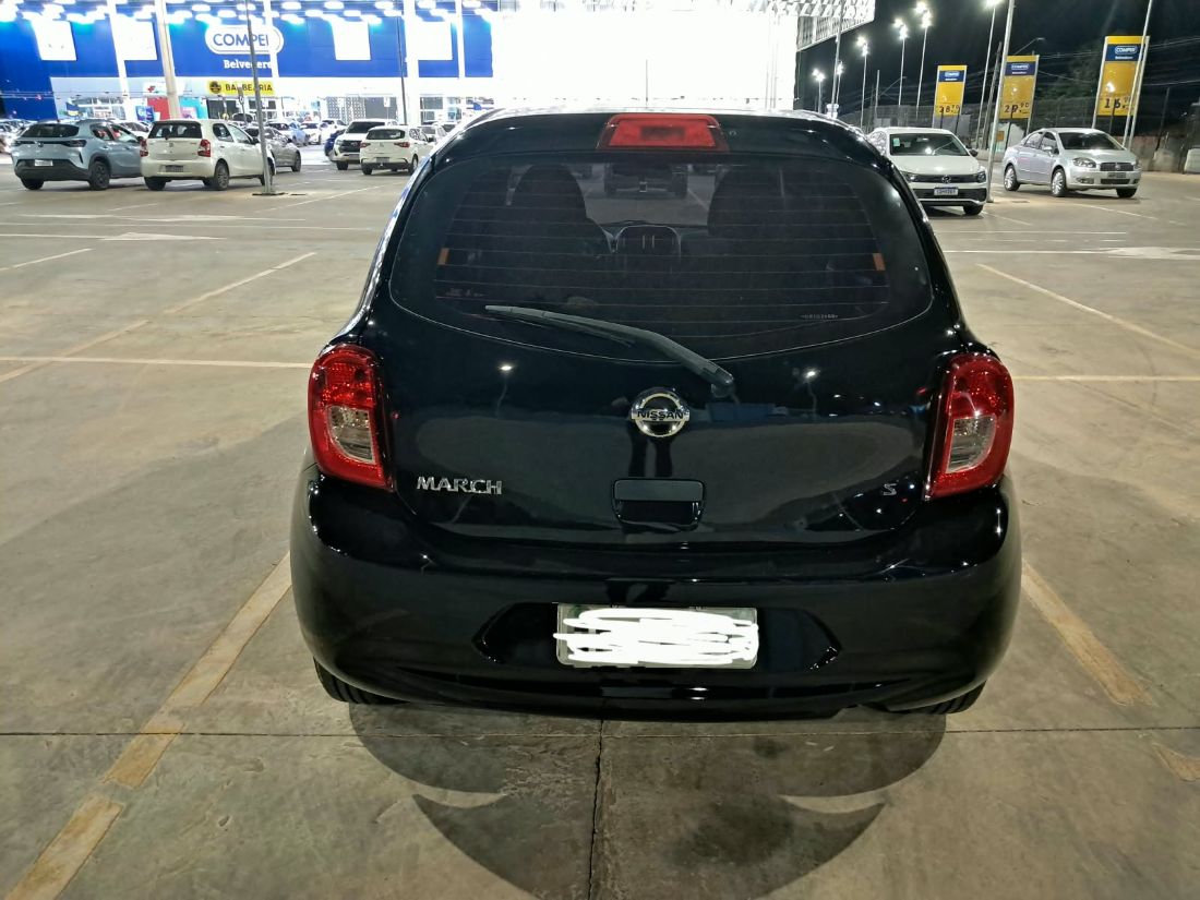 Nissan March S 1.0 5P Flex 2015/2016 — foto 10 de 14