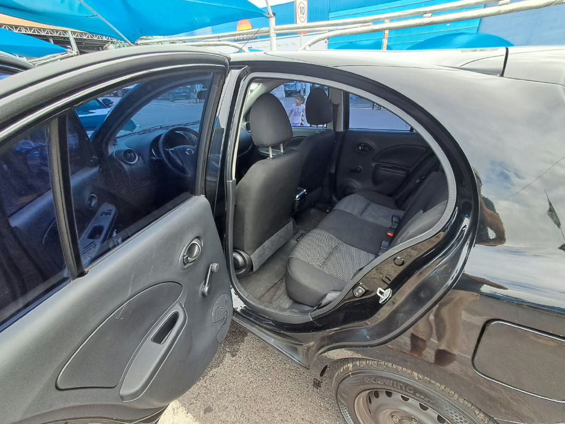 Nissan March S 1.0 5P Flex 2015/2016 — foto 11 de 14