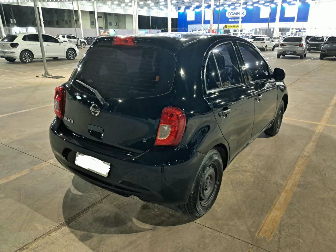 Nissan March S 1.0 5P Flex 2015/2016 — foto 2 de 14