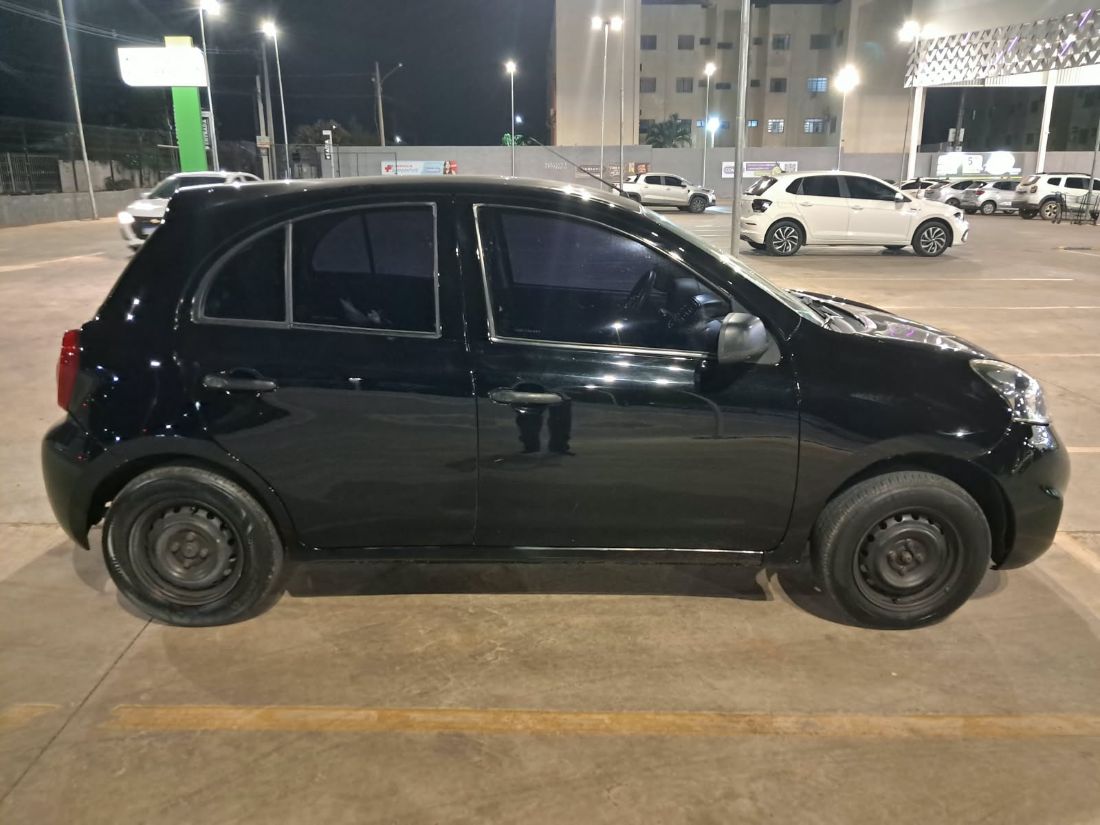 Nissan March S 1.0 5P Flex 2015/2016 — foto 3 de 14