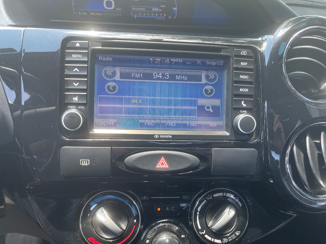 Toyota Etios Hatch Platinum 1.5 Automático Flex 2018/2018 — foto 7 de 13