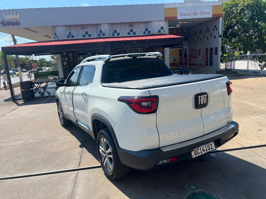 Fiat Toro Volcano 2.4 Automático Flex 2019/2019 — foto 10 de 13
