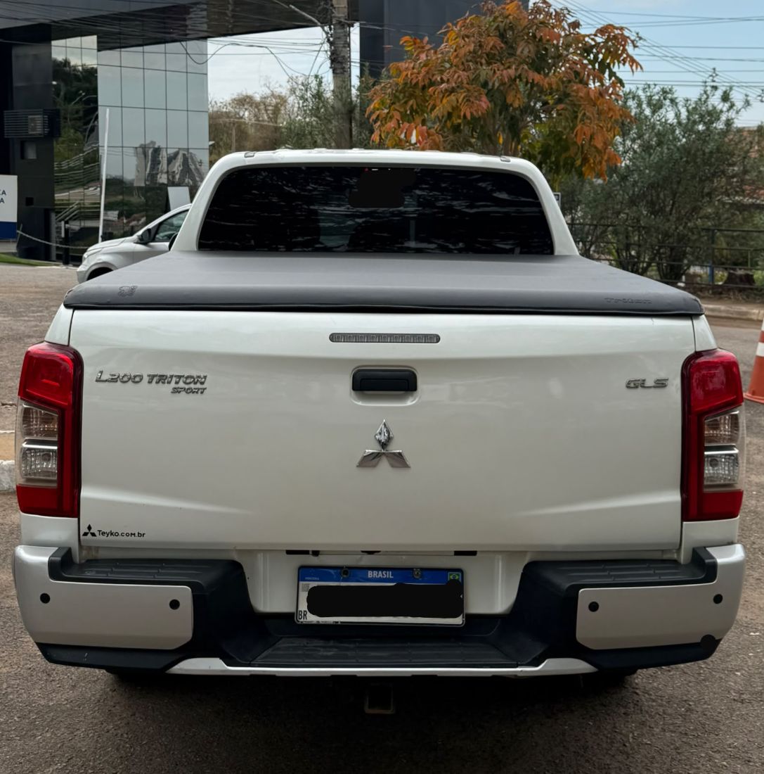 Mitsubishi L200 Triton Sport GLS CD 2.4 Automático Diesel 2021/2022 — foto 4 de 9