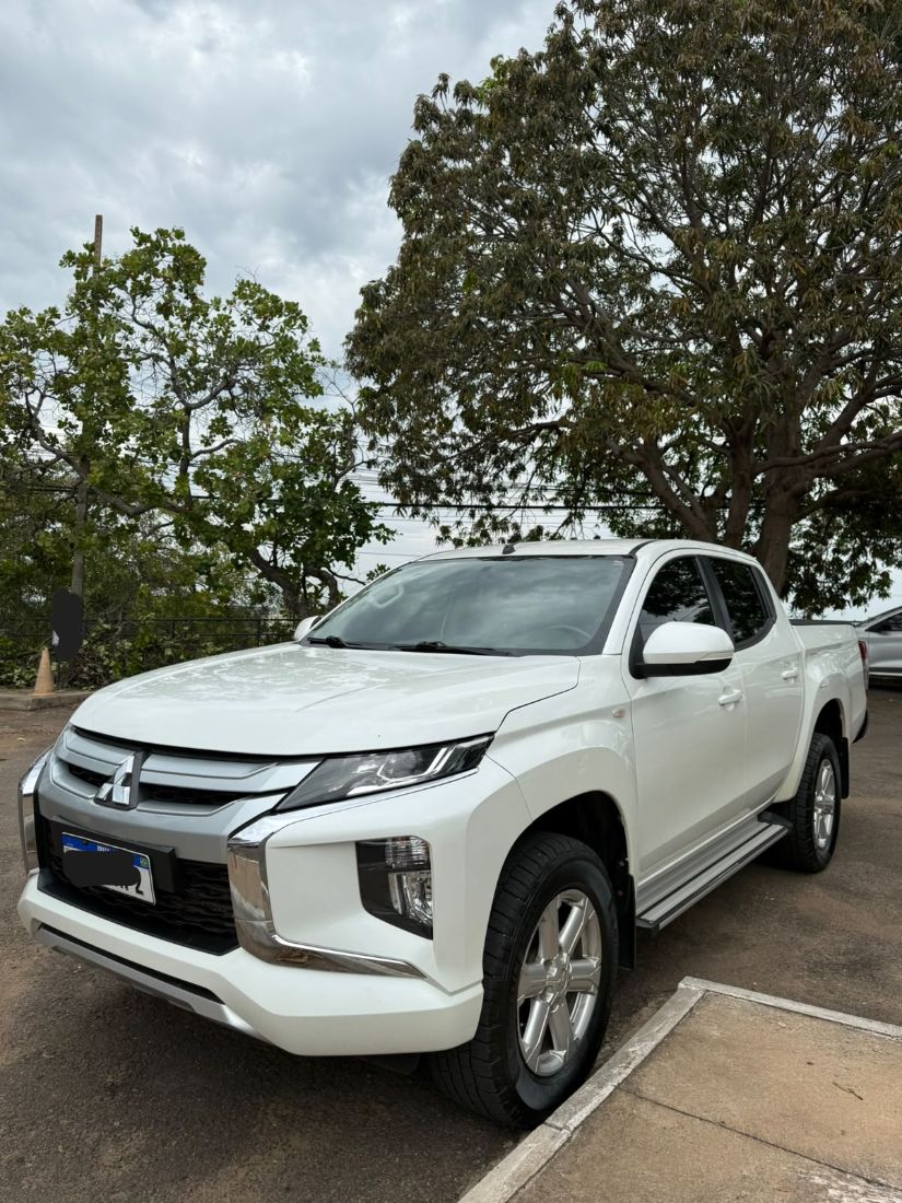Mitsubishi L200 Triton Sport GLS CD 2.4 Automático Diesel 2021/2022 — foto 5 de 9