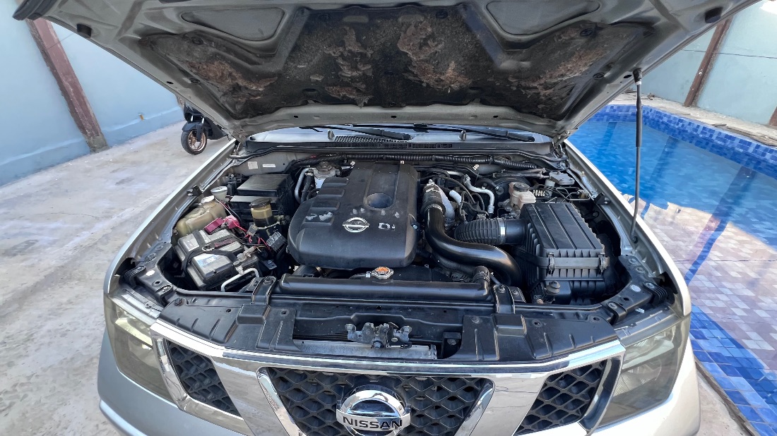 Nissan Frontier LE CD 2.5 4x4 Turbo Mecânico Diesel 2011/2011 — foto 10 de 15