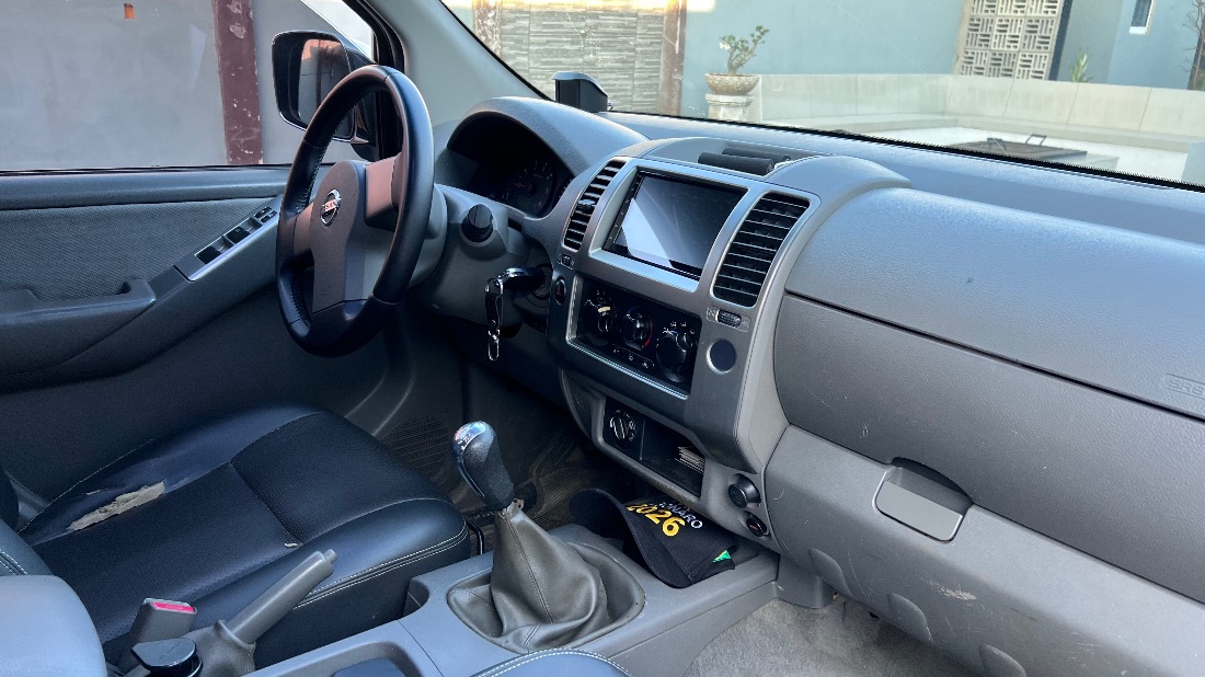 Nissan Frontier LE CD 2.5 4x4 Turbo Mecânico Diesel 2011/2011 — foto 12 de 15