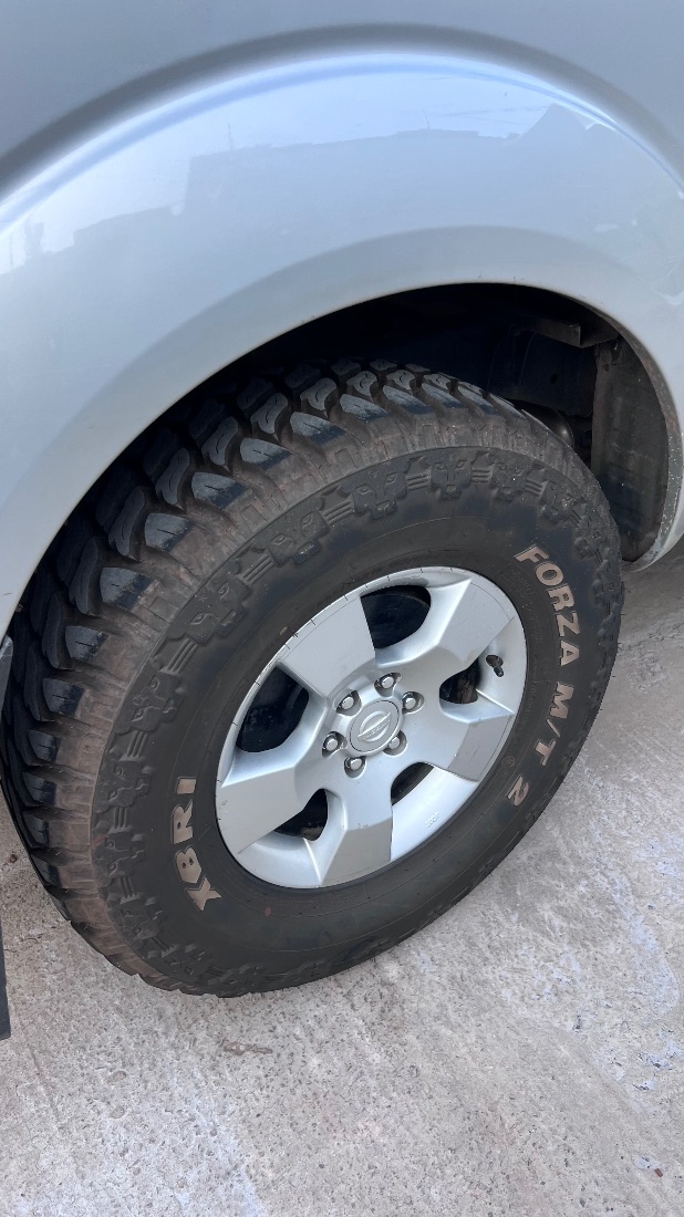 Nissan Frontier LE CD 2.5 4x4 Turbo Mecânico Diesel 2011/2011 — foto 15 de 15