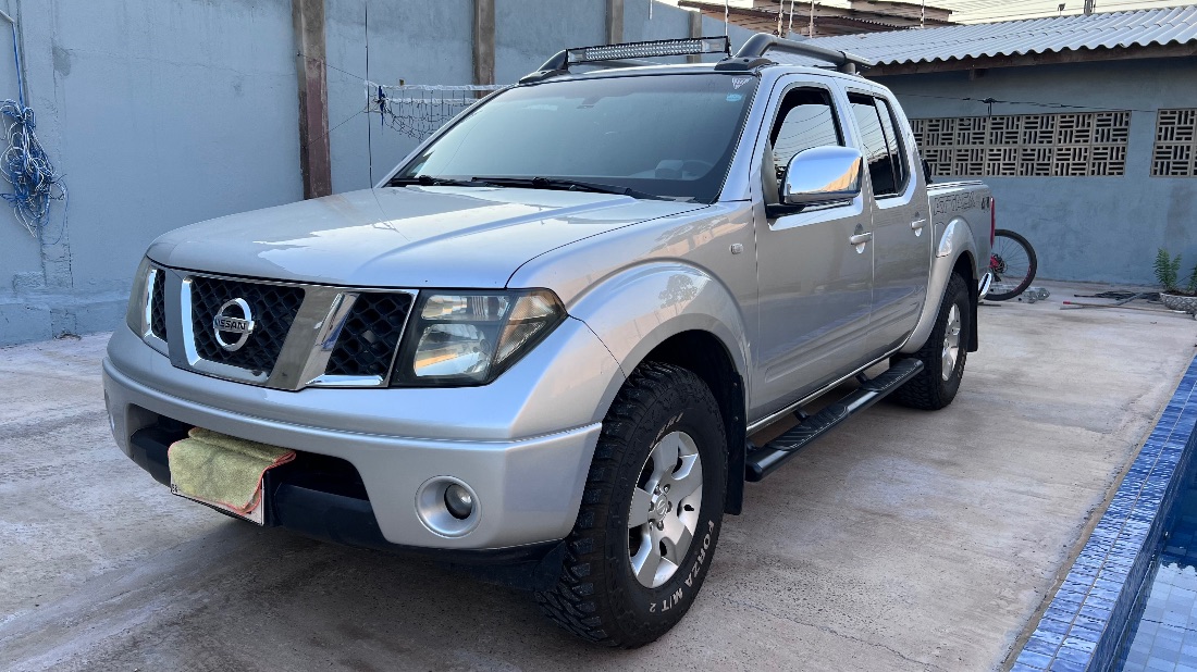 Nissan Frontier LE CD 2.5 4x4 Turbo Mecânico Diesel 2011/2011 — foto 2 de 15