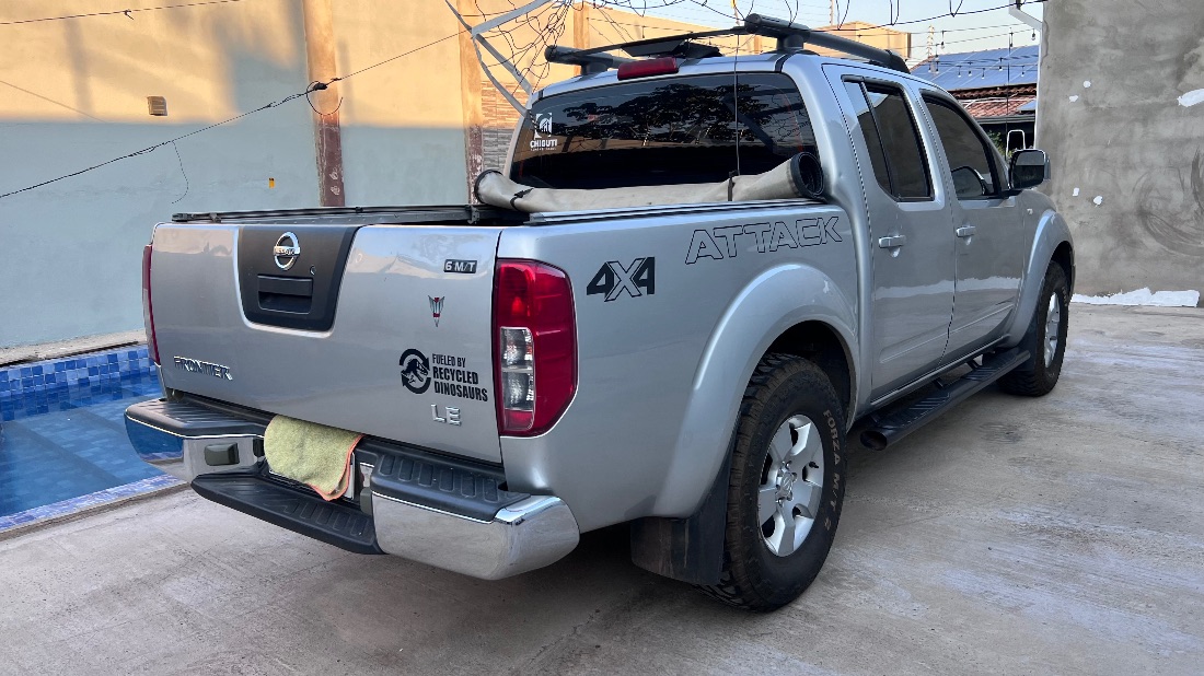 Nissan Frontier LE CD 2.5 4x4 Turbo Mecânico Diesel 2011/2011 — foto 4 de 15